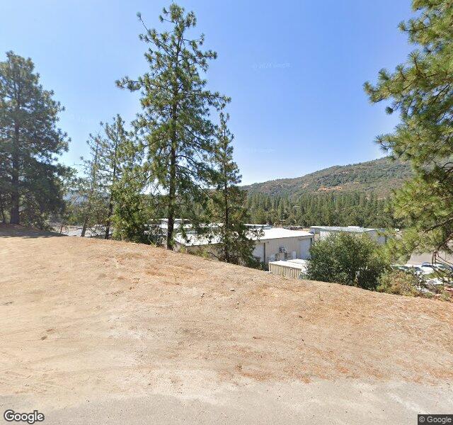 Jerry & Willie's Recycling recycling center in Oakhurst, CA - View of facility